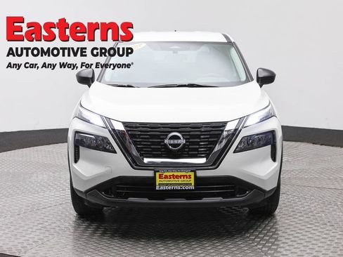 Used 2023 Nissan Rogue S AWD/4WD image 2