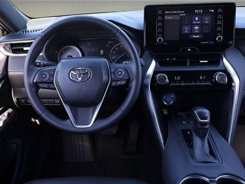 Certified 2022 Toyota Venza XLE AWD/4WD image 14