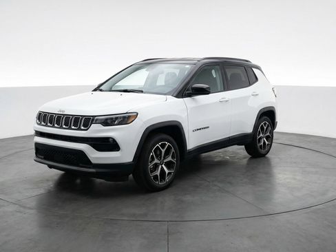Used 2025 Jeep Compass Limited image 3