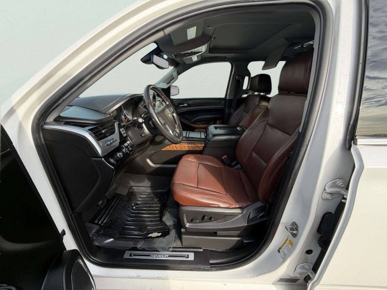 Used 2019 Chevrolet Suburban Premier w/ Premier Plus Edition AWD/4WD image 22