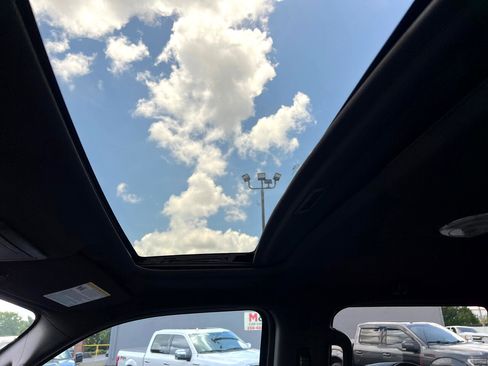 Used 2014 Ford F150 Limited image 9