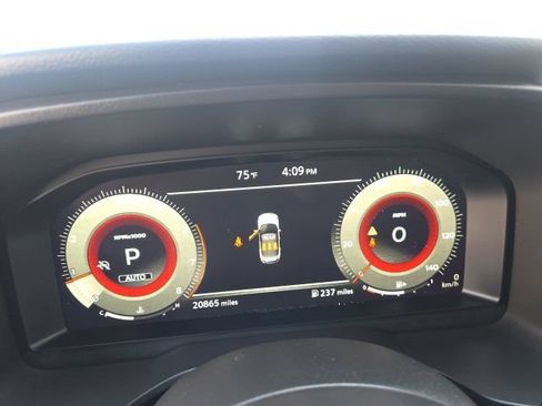 Used 2024 Nissan Rogue Platinum AWD/4WD image 14