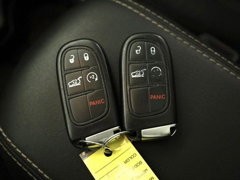 Used 2018 Jeep Cherokee Limited w/ Technology Group image 43