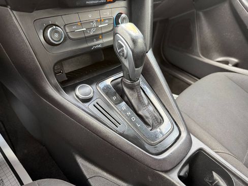 Used 2015 Ford Focus SE image 19