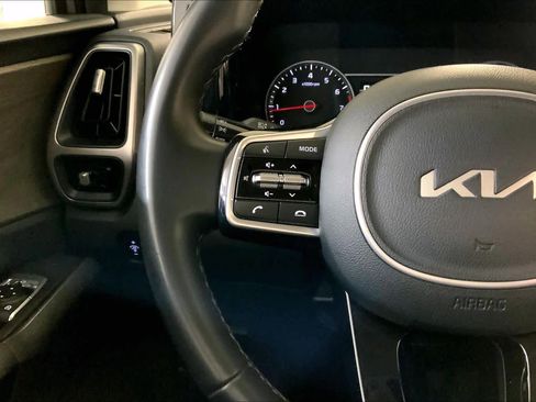 Used 2023 Kia Sorento S w/ Panoramic Sunroof Package image 24
