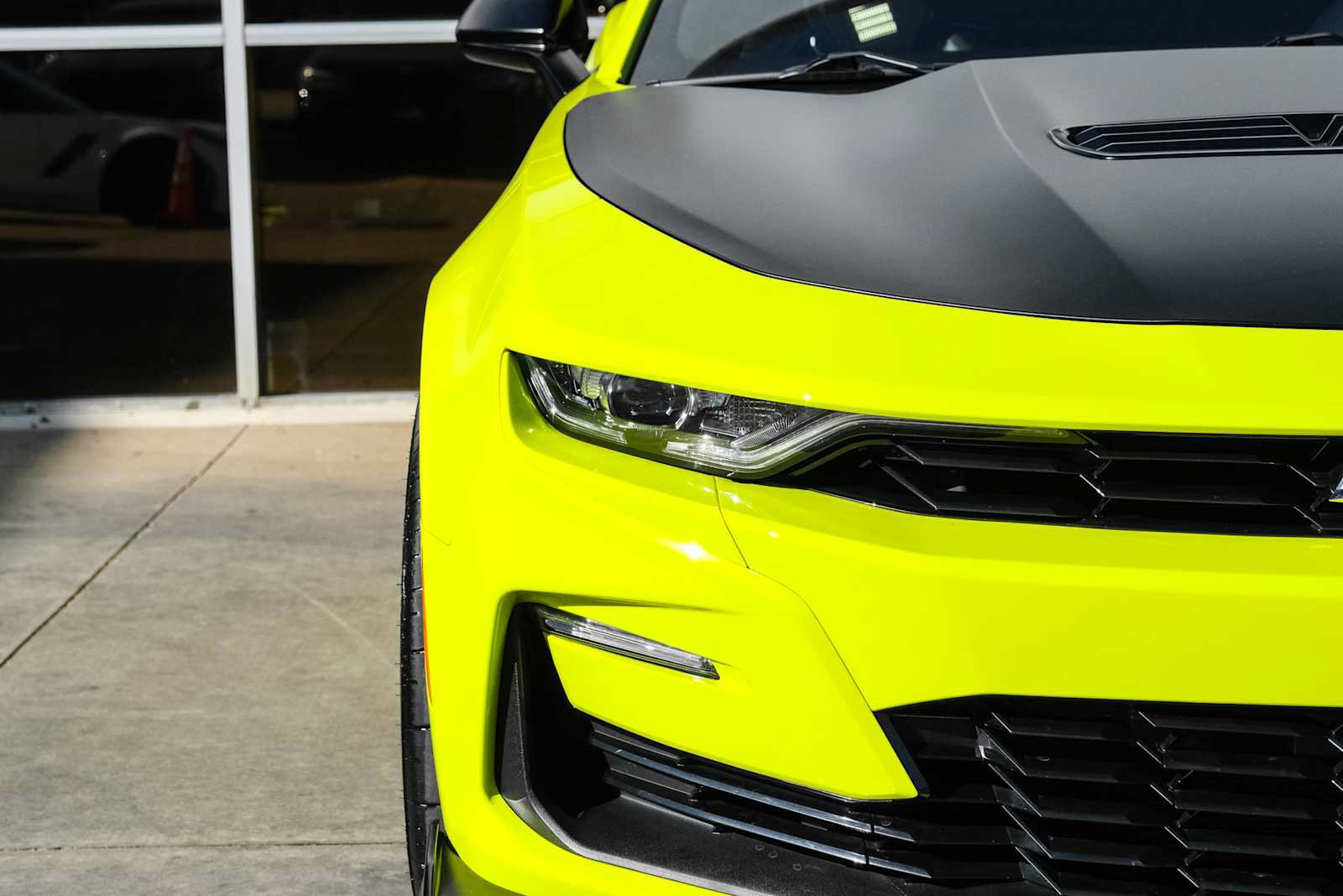 Used 2020 Chevrolet Camaro RWD image 4