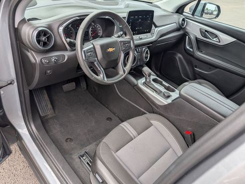 Used 2025 Chevrolet Blazer LT AWD/4WD image 10