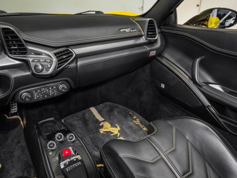 Used 2011 Ferrari 458 Italia Coupe RWD image 25