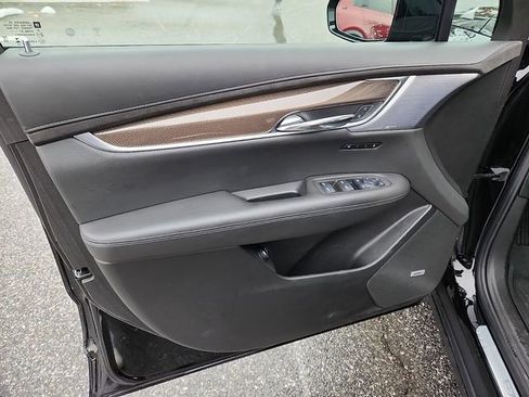 Certified 2025 Cadillac XT6 Sport w/ Platinum Package image 12