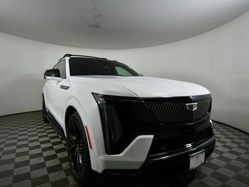 New 2025 Cadillac Escalade IQ Sport 1 w/ LPO, ONYX Package AWD/4WD image 17
