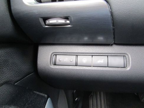 Used 2024 Nissan Pathfinder SL image 34