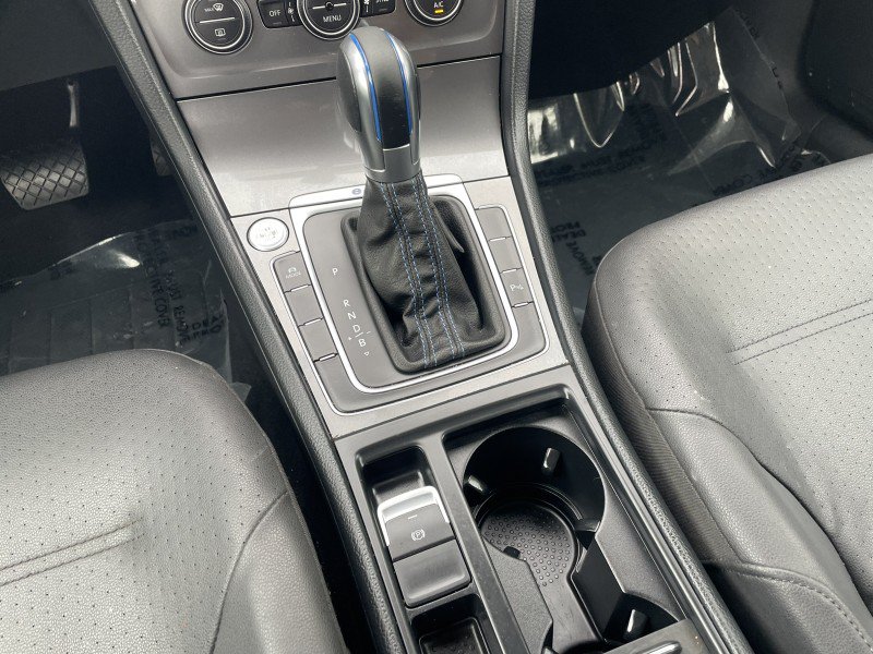 Used 2015 Volkswagen e-Golf SEL Premium FWD image 19