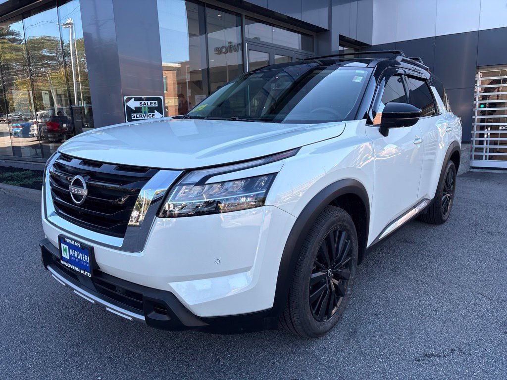 Certified 2023 Nissan Pathfinder Platinum w/ Cargo Package AWD/4WD image 2