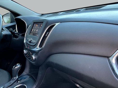 Used 2021 Chevrolet Equinox LT FWD image 19