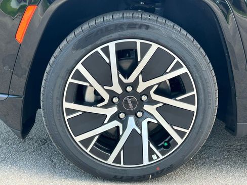 New 2025 Jeep Wagoneer S Limited image 28