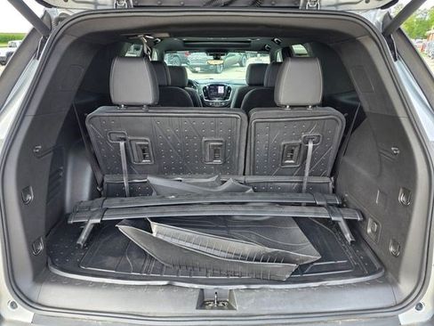 Used 2023 Chevrolet Traverse LT w/ LT Premium Package AWD/4WD image 10