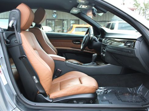 Used 2008 BMW 328i Convertible image 21