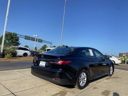 Used 2025 Toyota Camry LE FWD image 14