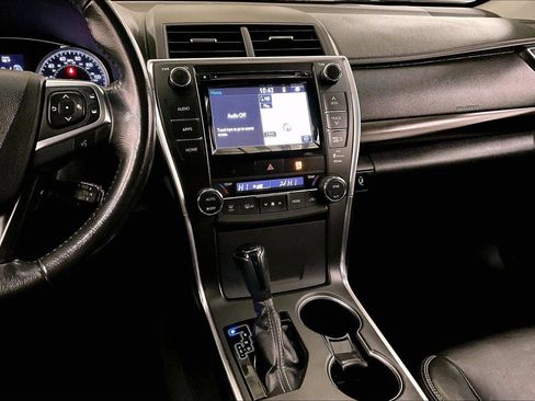 Used 2015 Toyota Camry XLE w/ Moonroof Package image 7