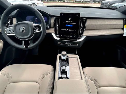 New 2026 Volvo XC90 B6 Plus w/ Protection Package Premier image 9