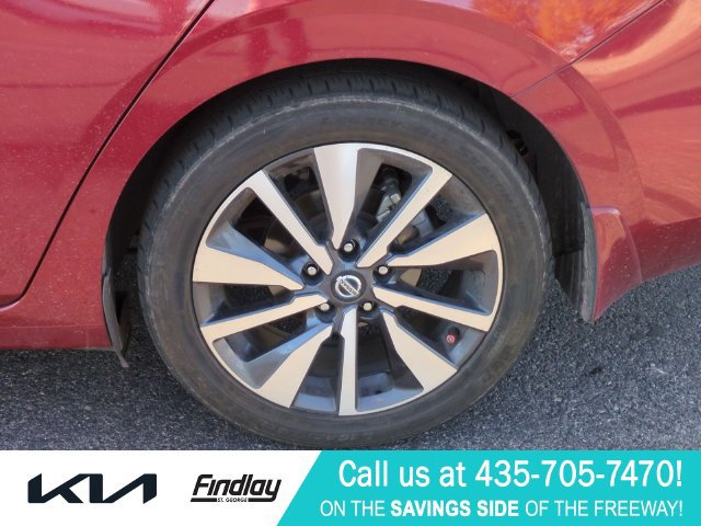 Used 2020 Nissan Sentra SV w/ SV Premium Package FWD image 12