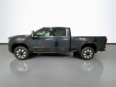 New 2026 GMC Sierra 2500 Denali w/ Denali Reserve Package image 3