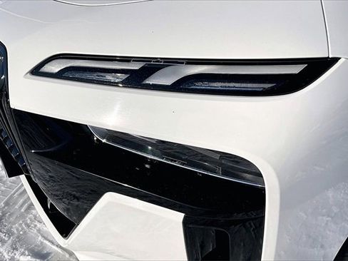 Used 2023 BMW 760i xDrive image 30