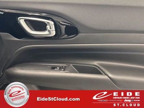 New 2026 Jeep Compass Latitude image 20