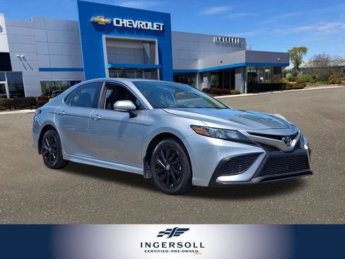 Used 2024 Toyota Camry SE FWD image 1