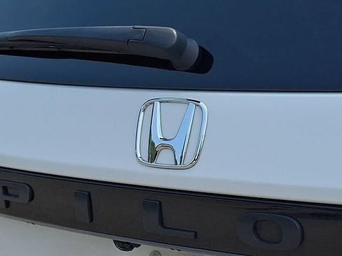 Used 2025 Honda Pilot Touring image 35