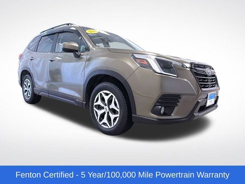 Used 2023 Subaru Forester Premium image 1