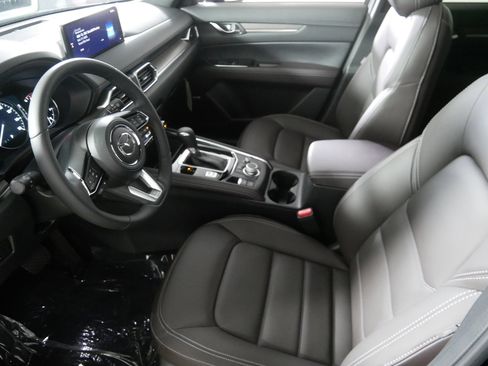 New 2025 MAZDA CX-5 Signature image 4