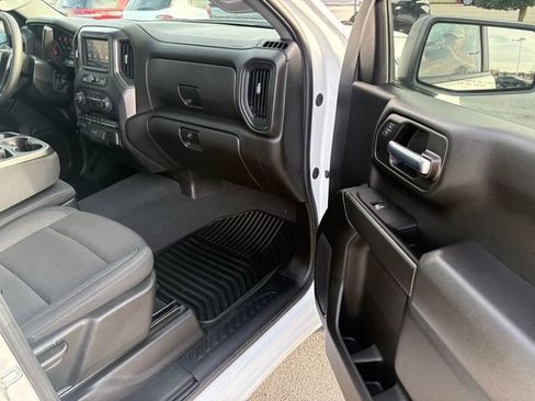Used 2025 Chevrolet Silverado 1500 Custom image 26
