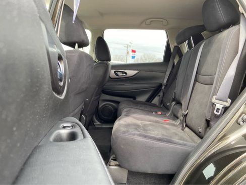 Used 2016 Nissan Rogue SV w/ SV Premium Package image 12