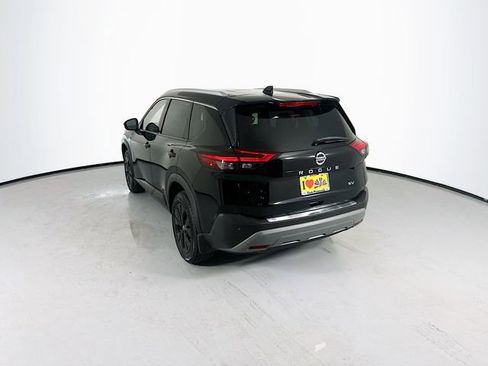 Used 2021 Nissan Rogue SV w/ Premium Package image 7