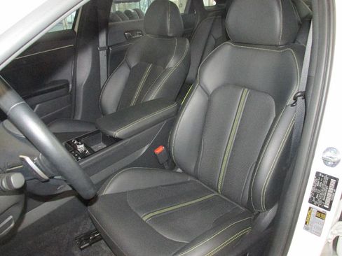 Used 2025 Kia K5 GT image 4