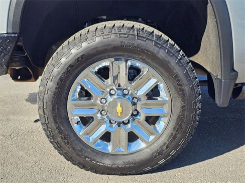 Used 2024 Chevrolet Silverado 3500 High Country w/ High Country Premium Package image 8