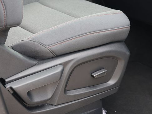 Used 2025 Ford Explorer Active RWD image 31