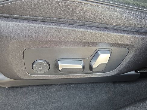 Used 2023 BMW X4 xDrive30i w/ Premium Package image 15