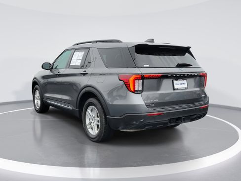 Used 2025 Ford Explorer Active image 4