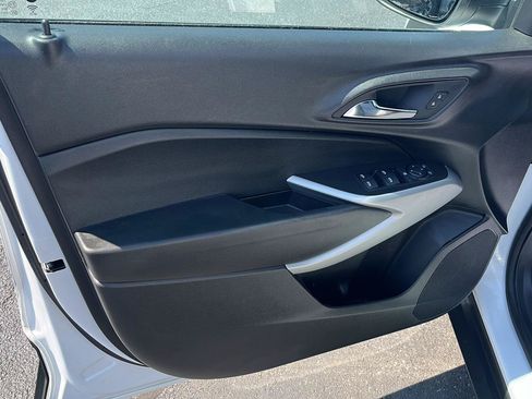 Used 2025 Chevrolet Trax LS FWD image 18