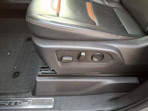 Used 2024 GMC Sierra 1500 AT4 w/ Technology Package image 16