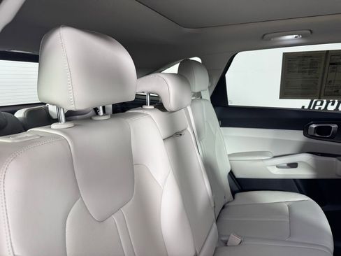 Used 2025 Kia Sorento S w/ Panoramic Sunroof Package image 30