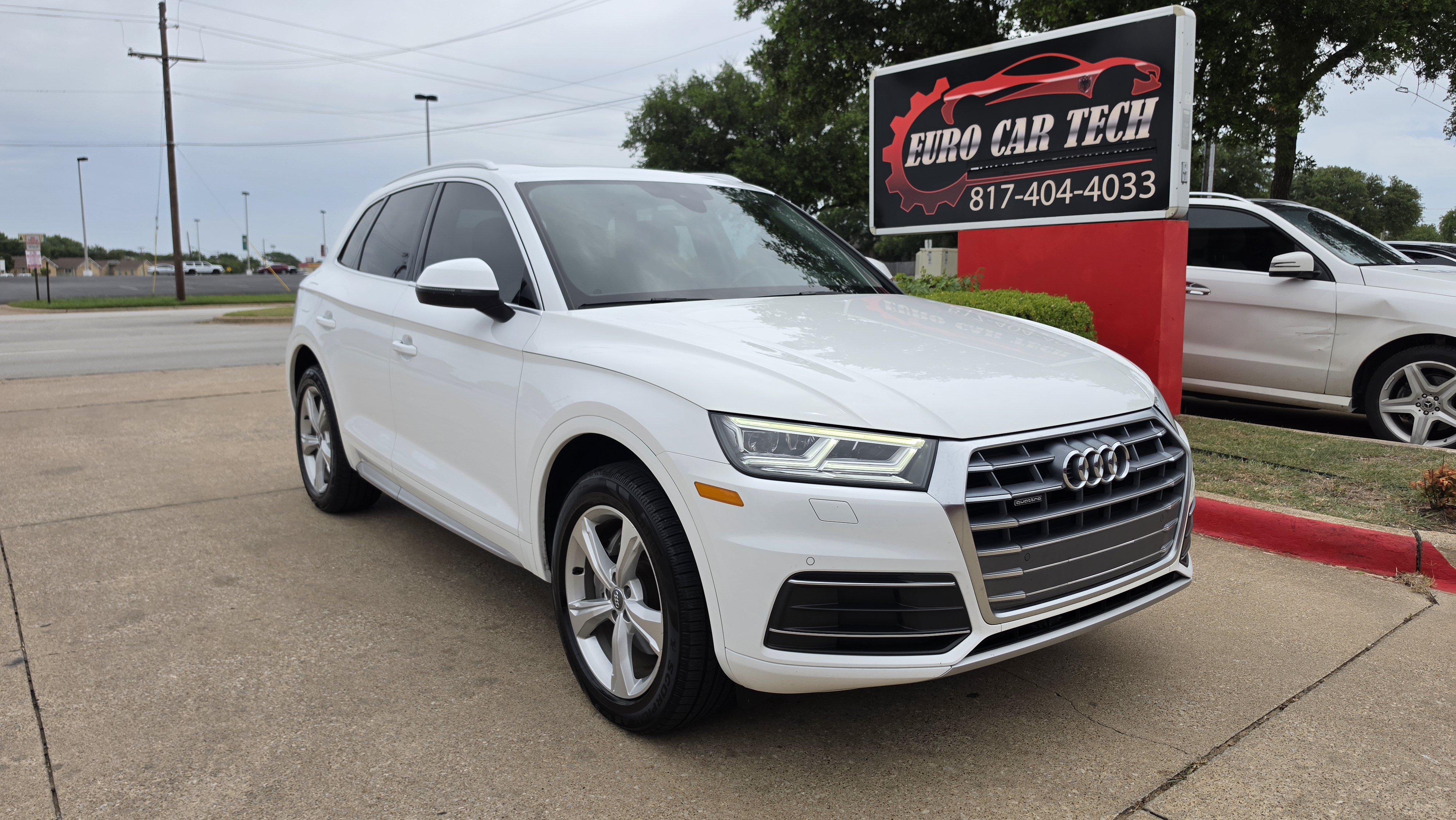 Used 2020 Audi Q5 2.0T Premium Plus w/ Premium Plus Package AWD/4WD image 6