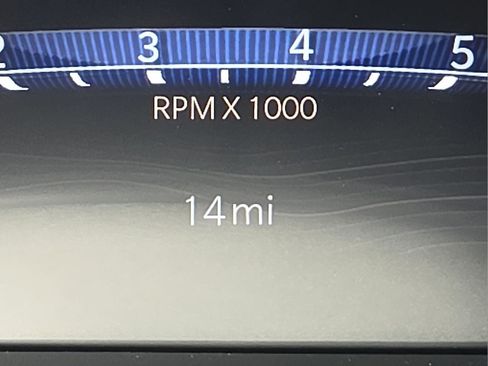 Used 2025 Jeep Grand Cherokee L Limited w/ Luxury Tech Group II image 21