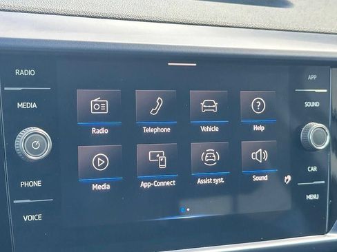 Used 2024 Volkswagen Taos SE w/ Black Wheel Package FWD image 13