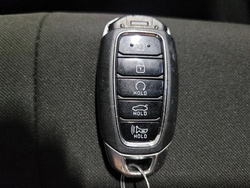 Used 2023 Hyundai Elantra SEL FWD image 32