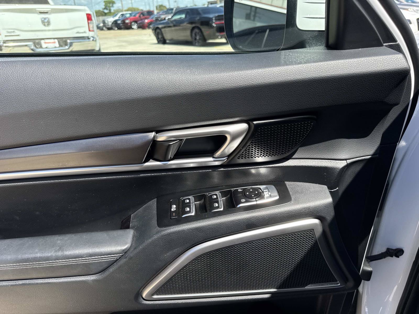 Used 2024 Kia Telluride S w/ S Sunroof Package FWD image 19