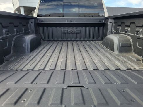 New 2026 GMC Sierra 1500 AT4 w/ AT4 Premium Package AWD/4WD image 24