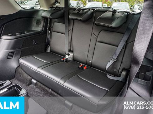 Used 2025 Nissan Pathfinder SL w/ SL Premium Package image 22